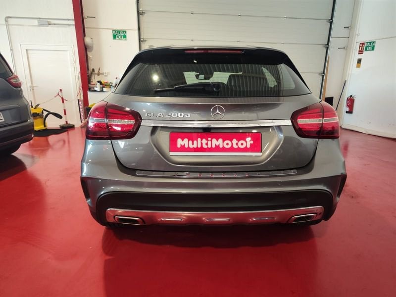 Mercedes-Benz GLA 200 d automático