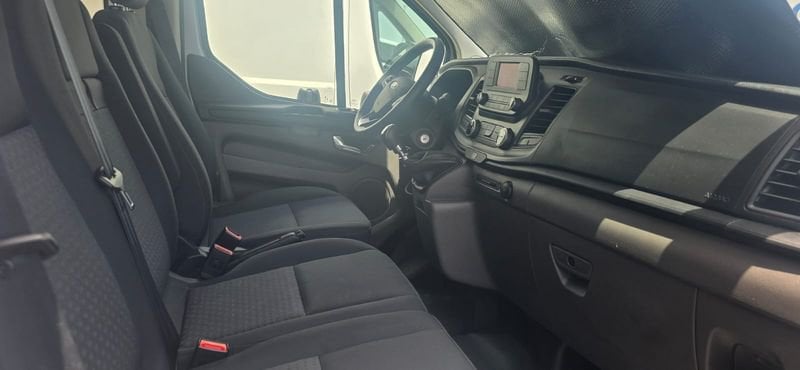 Ford Tourneo Custom 2.0 TDi EcoBlue  Hybrid 130cv Titanium 9 Plazas manual