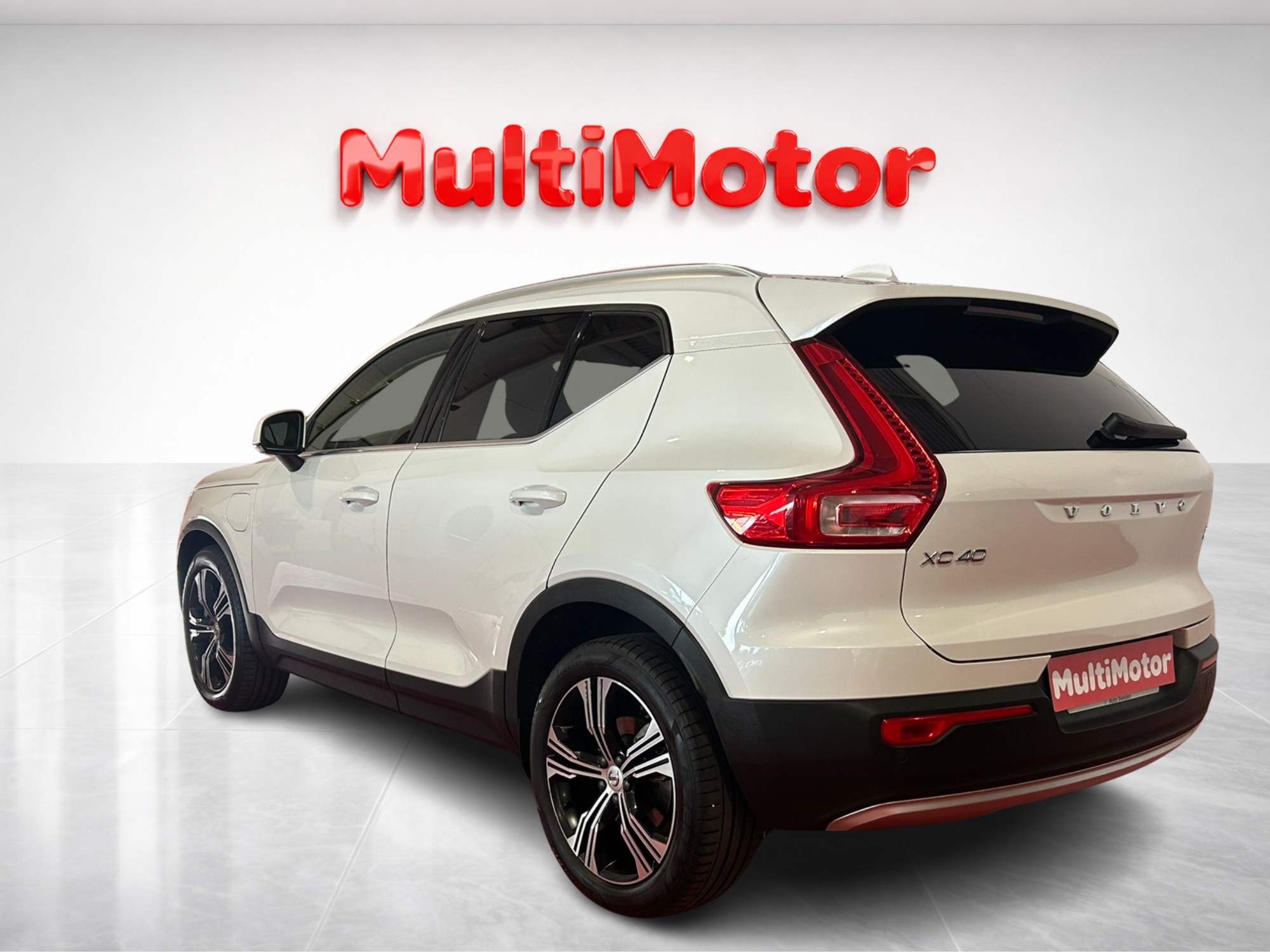 VOLVO XC40 1.5 T4 Twin Recharge Core Auto