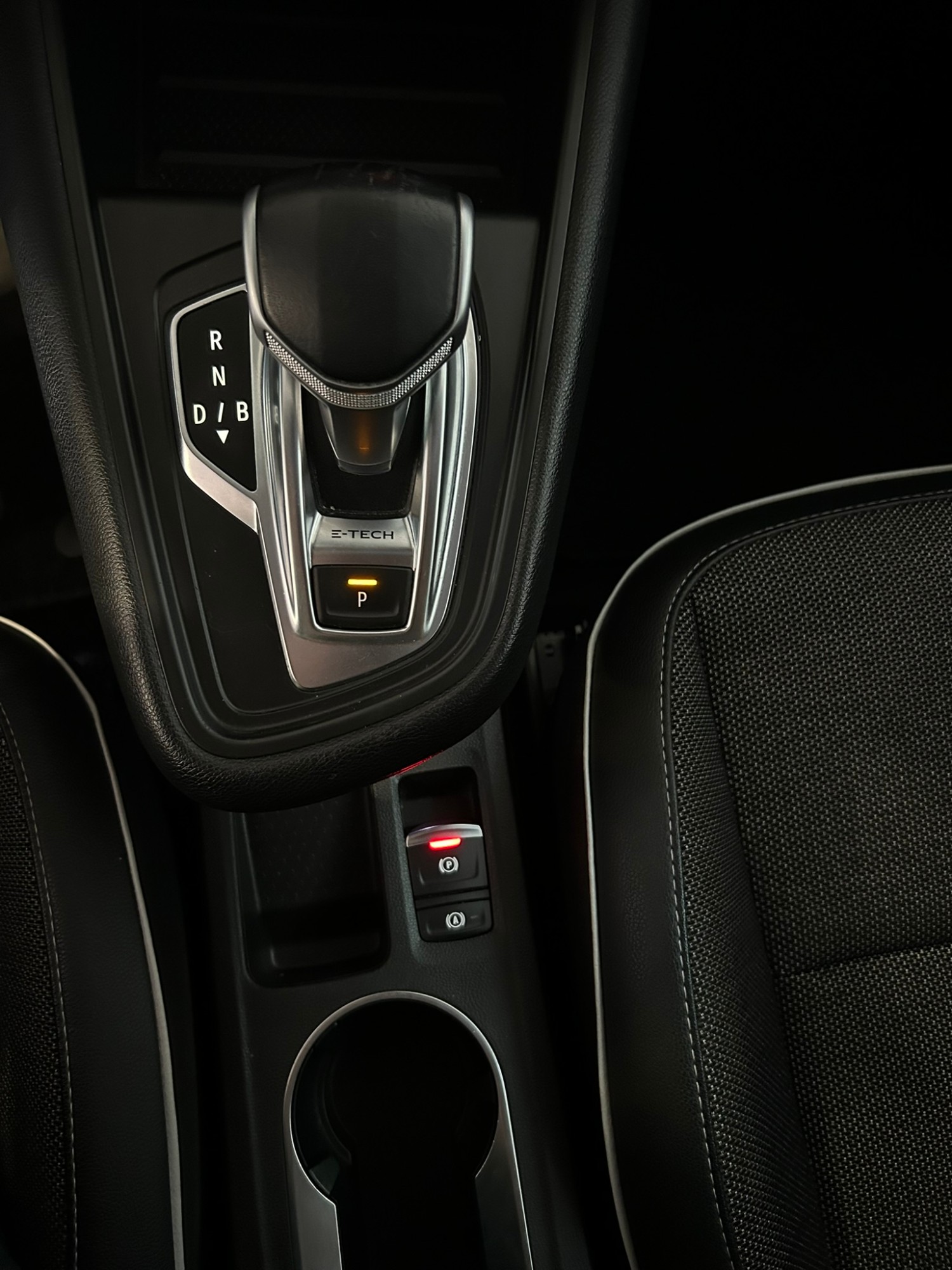 RENAULT Captur Intens E-TECH híbrido enchufable (160cv)