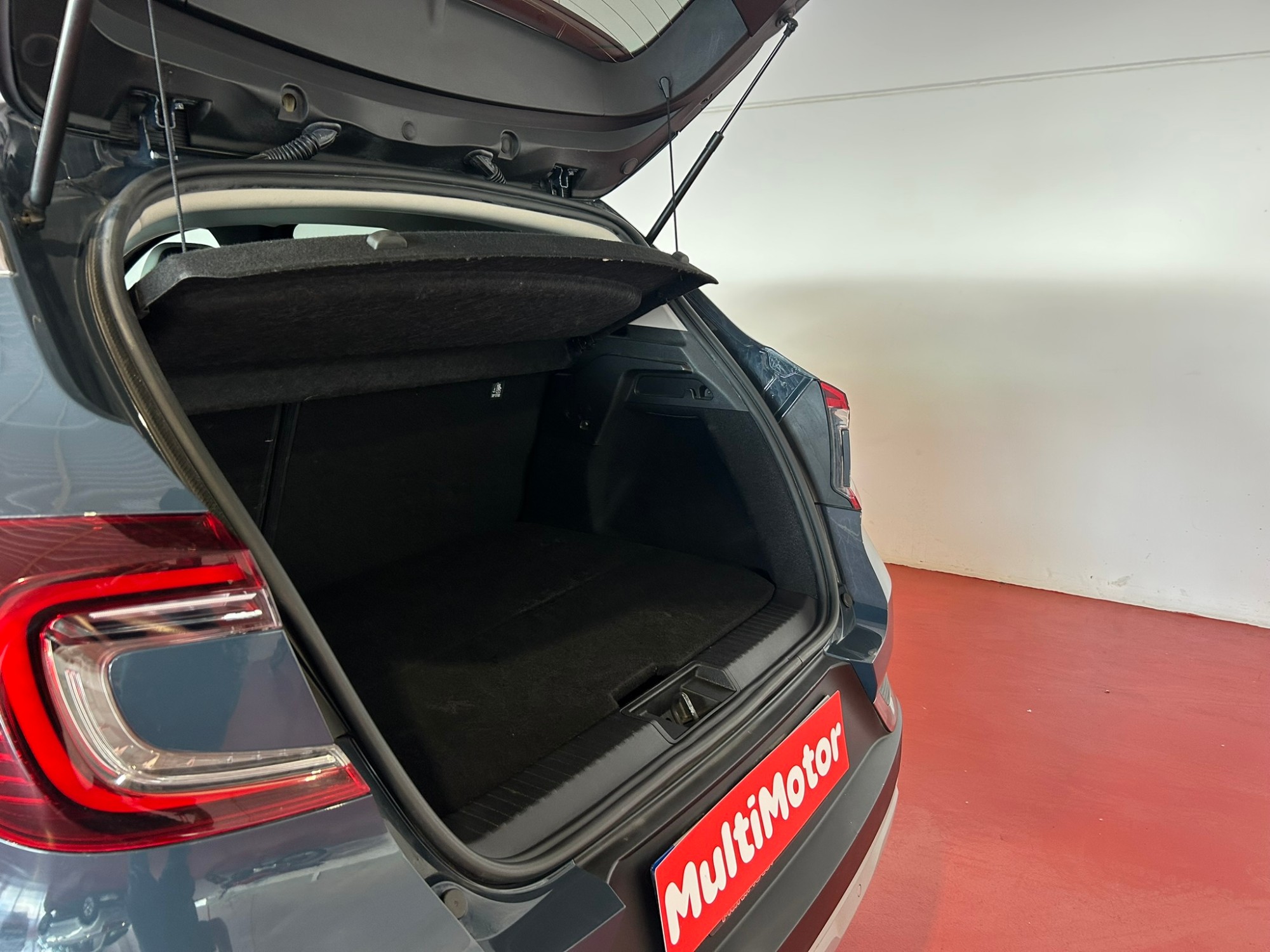 RENAULT Captur Intens E-TECH híbrido enchufable (160cv)