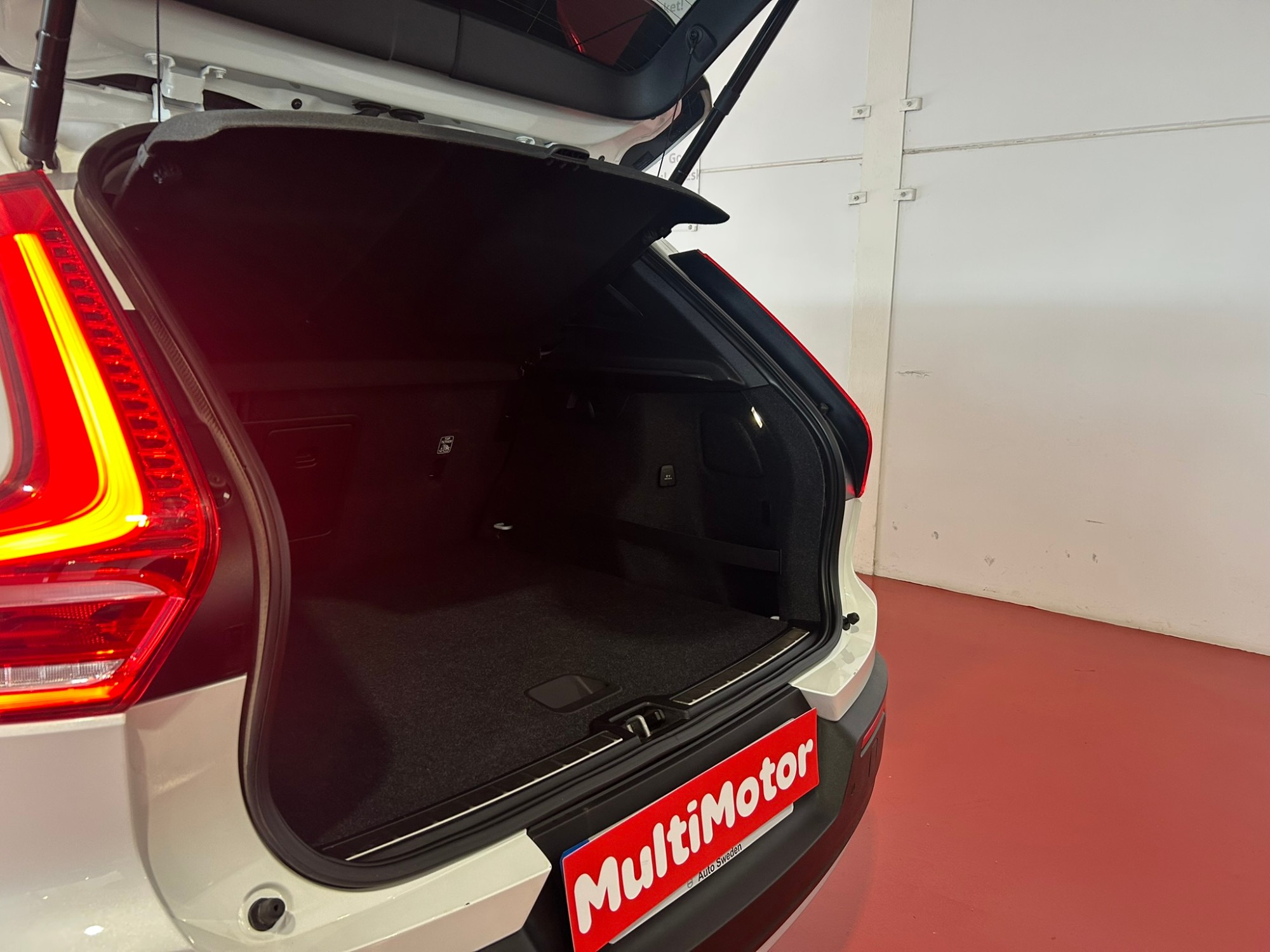 VOLVO XC40 1.5 T4 Twin Recharge Core Auto
