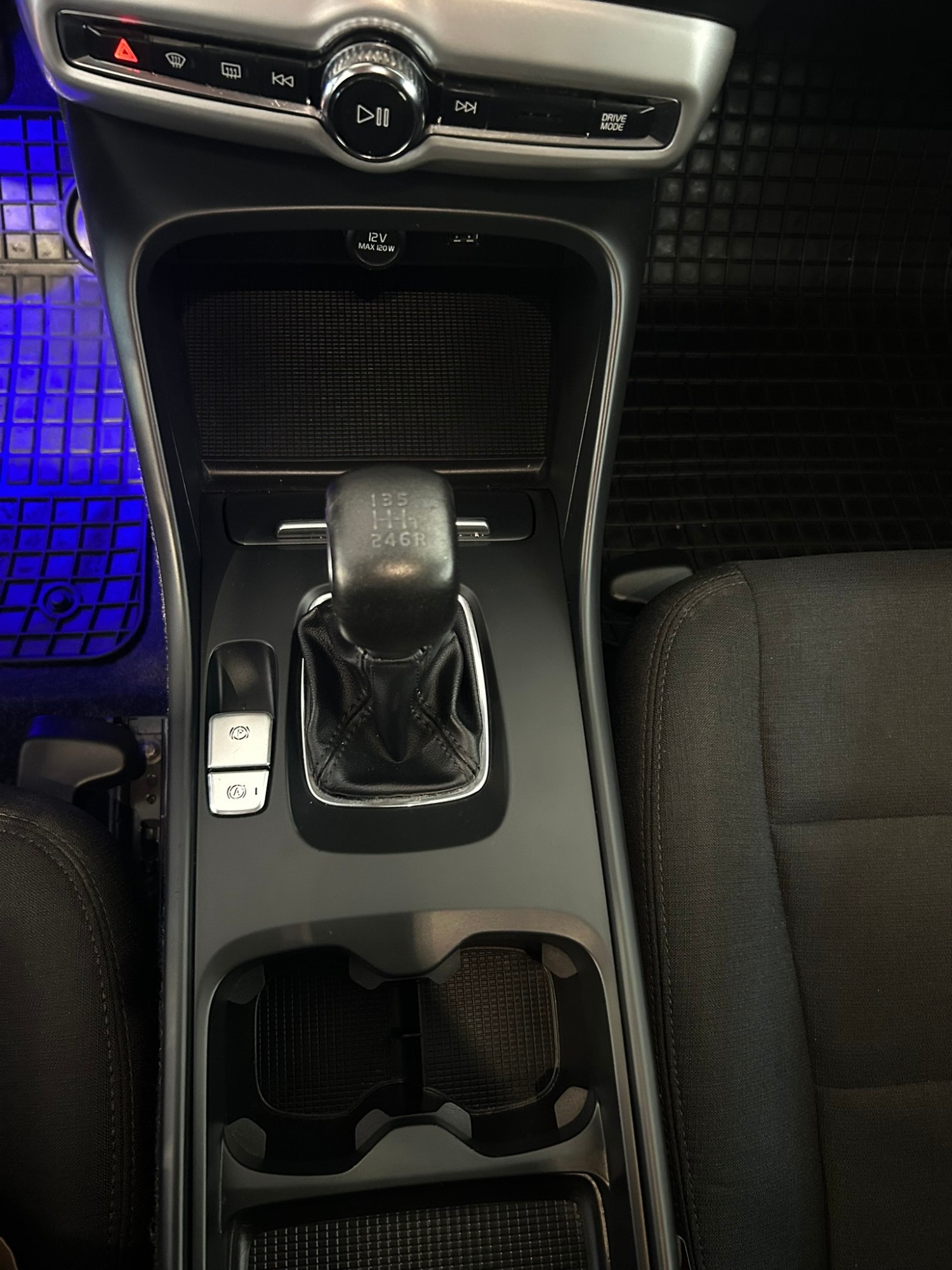 VOLVO XC40 1.5 T3 Inscription