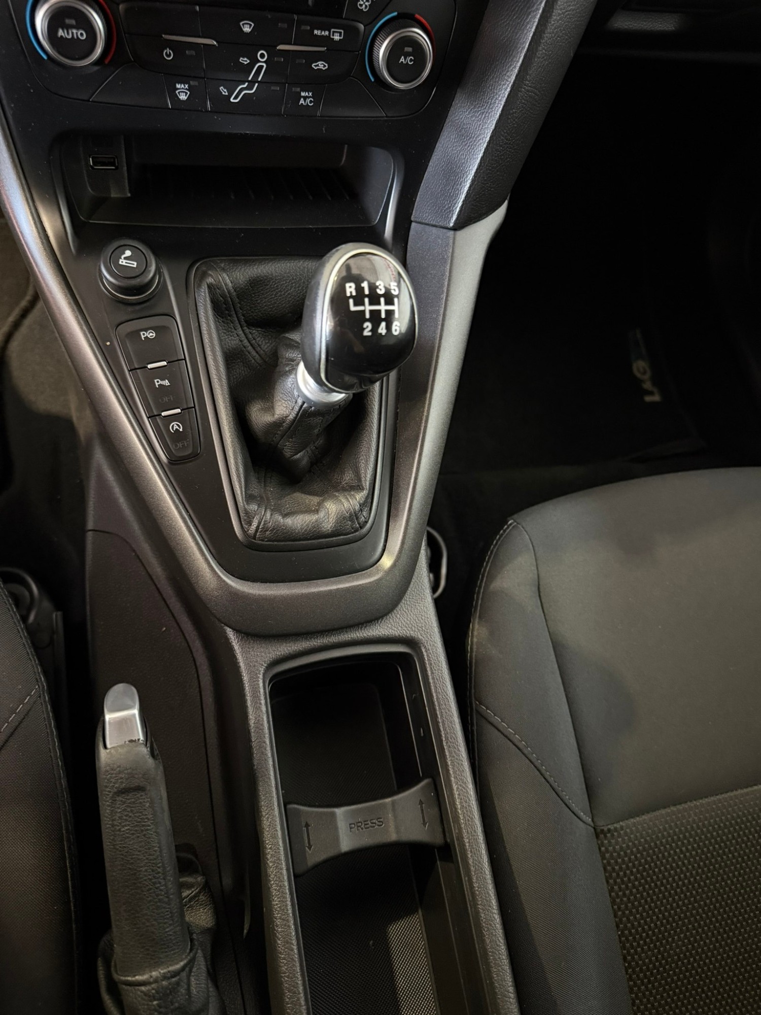 FORD Focus 1.0 Ecoboost Auto-St.-St. 92kW Business