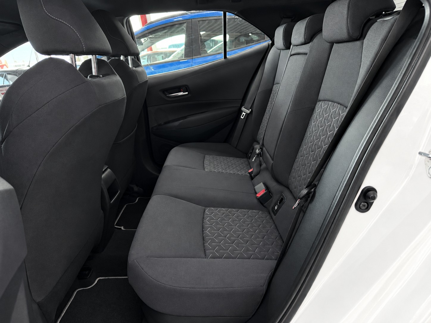 TOYOTA Corolla 1.8 125H ACTIVE E-CVT